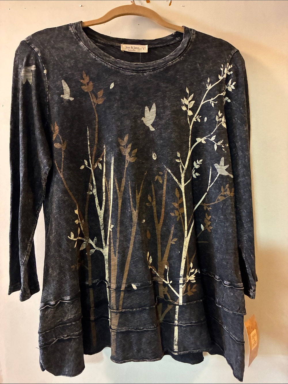 Jess and Jane Sequoia Black/Metallic Print 3/4 sleeve tunic